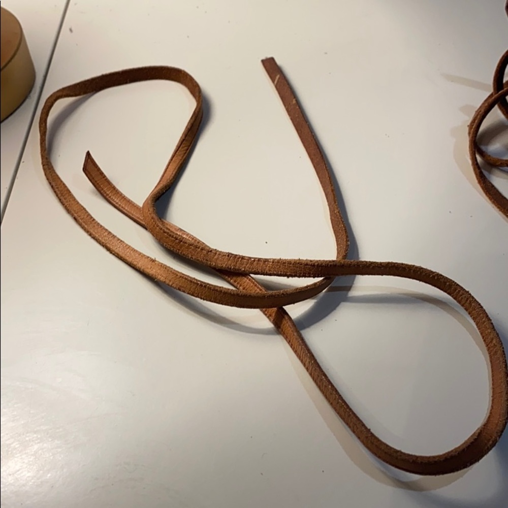 8 Drawstrings - image 3